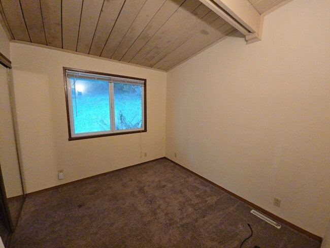 Building Photo - 3BD Sunny Brae home nestled in the Redwoods!