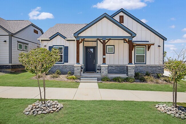 Building Photo - 5609 Wild Acrs