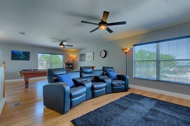 Building Photo - 117 Henley Cir