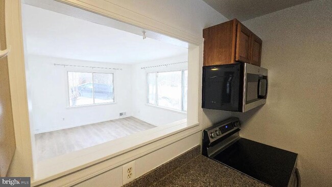 Building Photo - 12217 Valleywood Dr