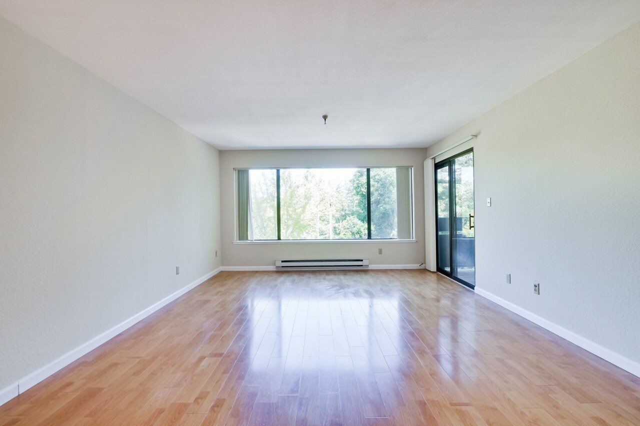Building Photo - 725 Mariposa Ave.