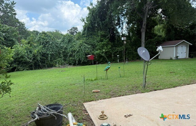 Building Photo - 203 Memorial Dr
