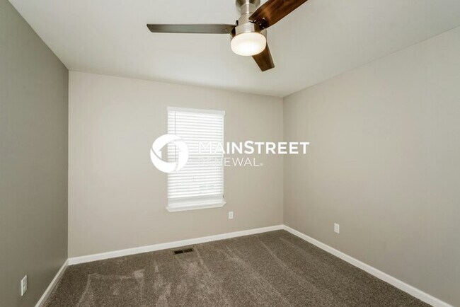 Building Photo - 3 Bedroom Pet-Friendly Home in Jeffersonvi...