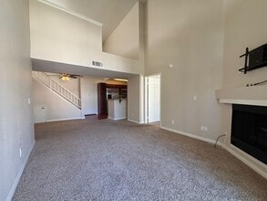 Building Photo - Beautiful 2 Bedroom 2 Bathroom Home in Woodland Hills