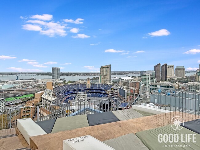Building Photo - Stunning 1B/1BA Condo in East Village W/ A/C, W/D, Rooftop Deck, Padres Stadium Views, Community ...