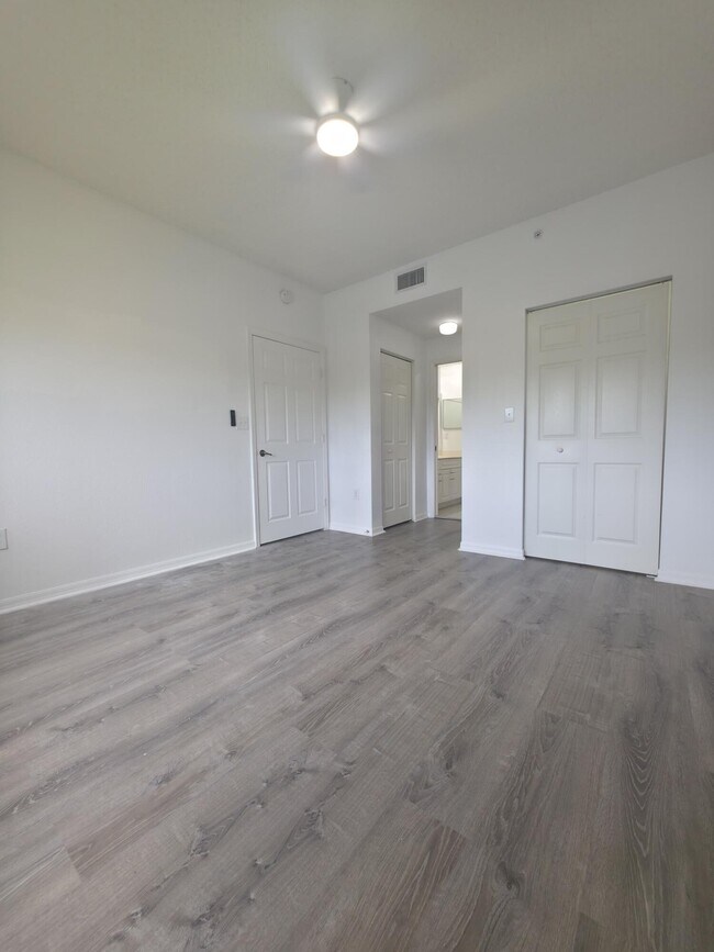 Building Photo - 2805 Veronia Dr