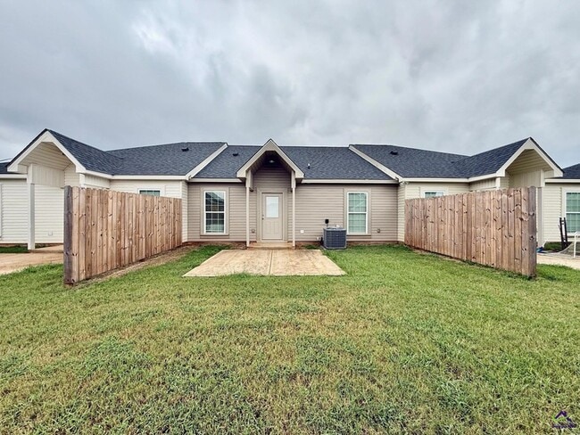 Building Photo - 116 Webster Wy