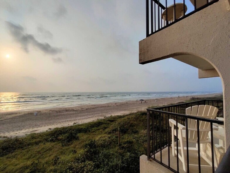 Building Photo - 5605 Gulf Blvd