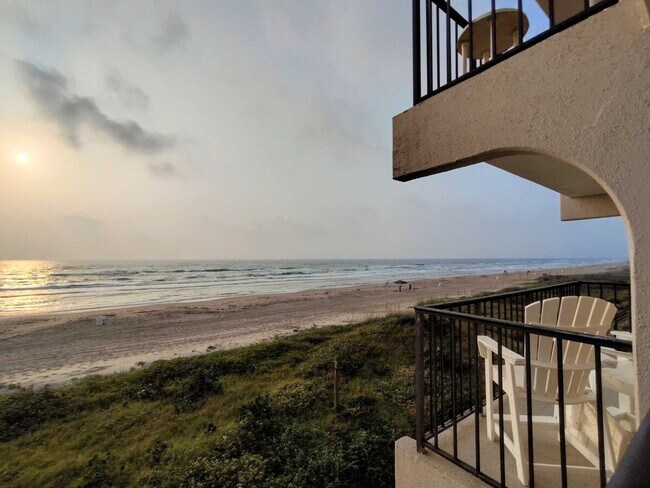 Building Photo - 5516 Gulf Blvd