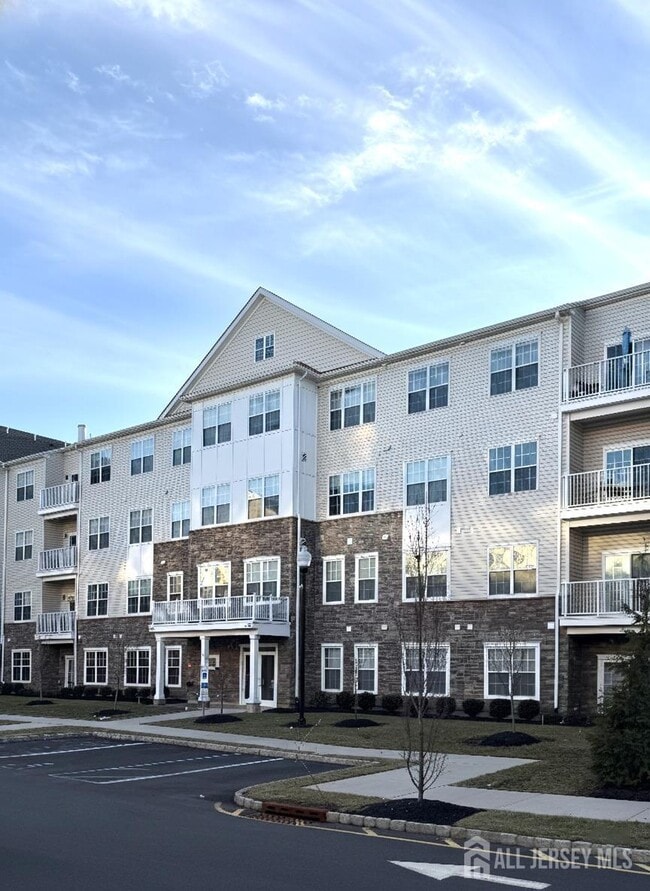 Building Photo - 243 Lohan Dr