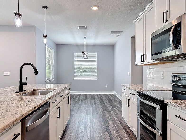 Building Photo - 17535 Cantarina Cove