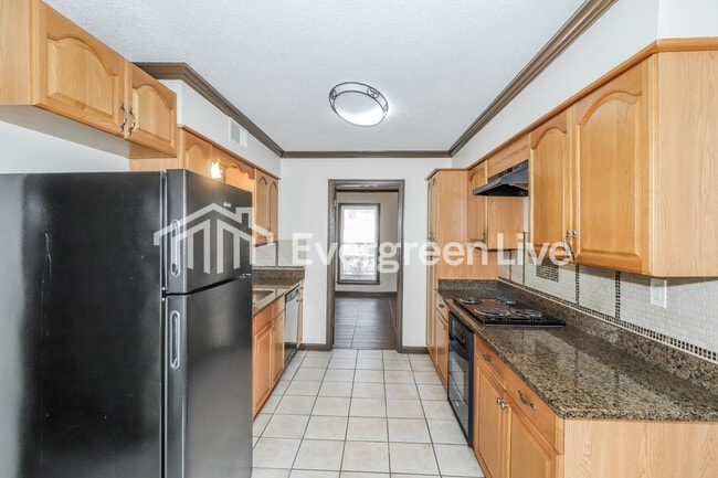 Building Photo - 3465 E Rolling Woods Dr