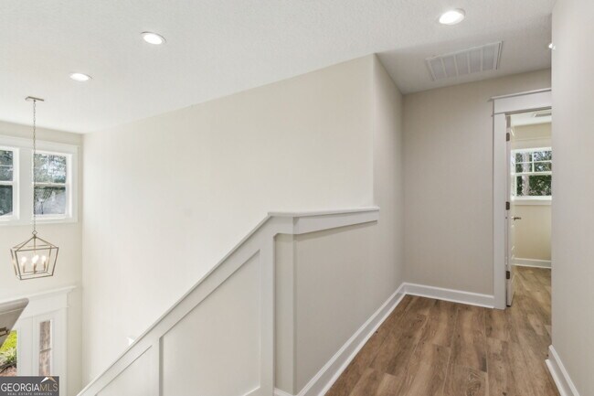 Building Photo - 103 Maybird Dr