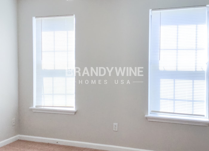 Building Photo - 305 Shadetree Ln