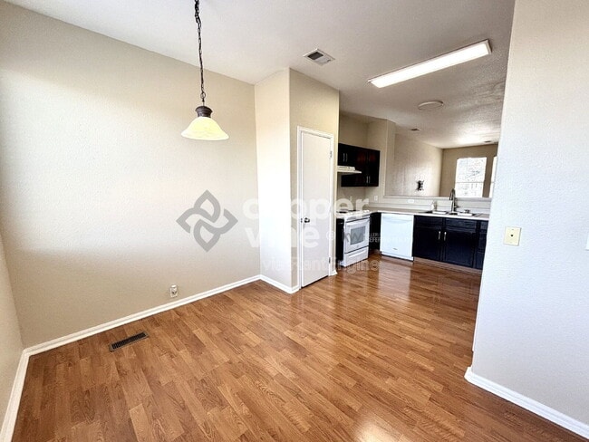 Building Photo - 3285 E 123rd Dr