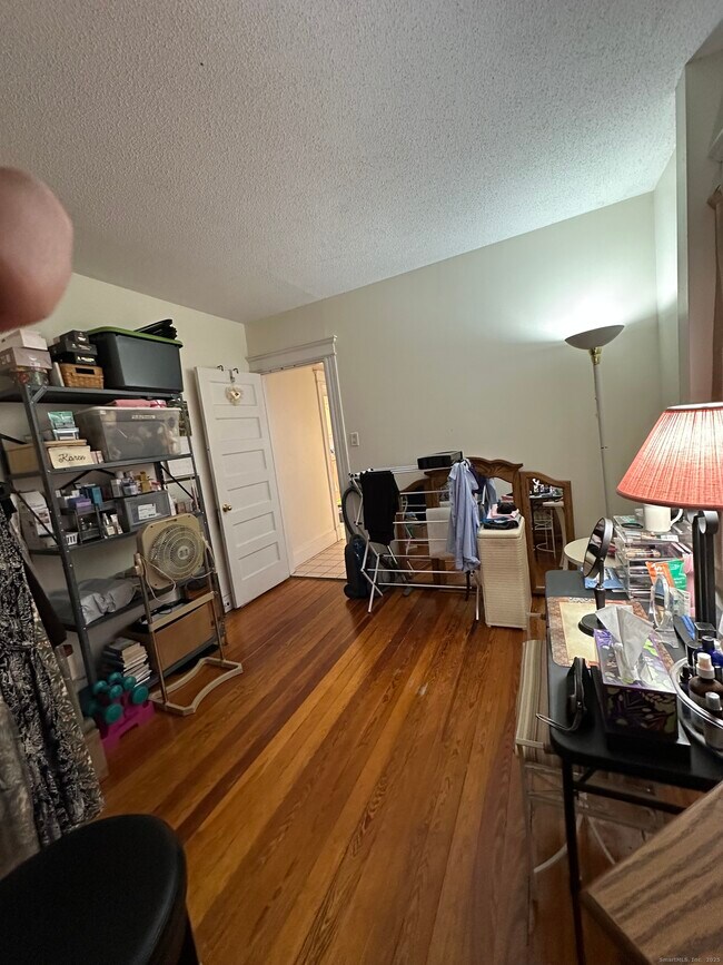 Building Photo - 220 Elliott Ave