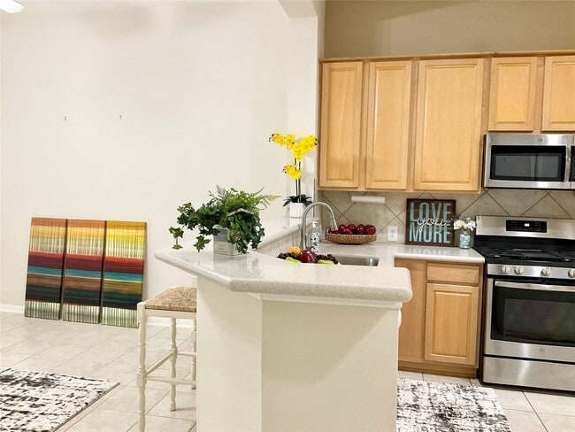 Building Photo - 186 N Valley Oaks Cir