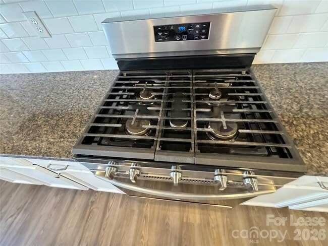 Building Photo - 2011 Weddington Pointe Dr