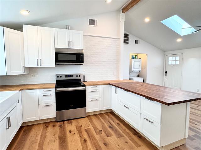 Building Photo - 3414 Navaro St