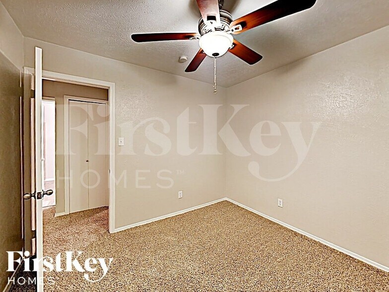 Building Photo - 2805 Galemeadow Dr