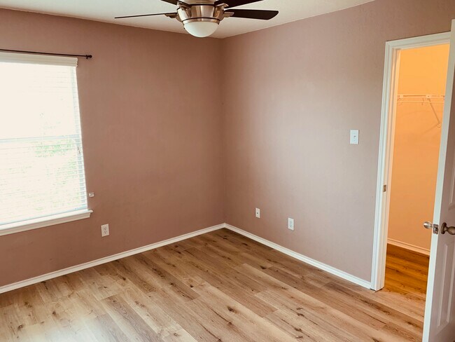 Building Photo - 10219 Roseangel Ln