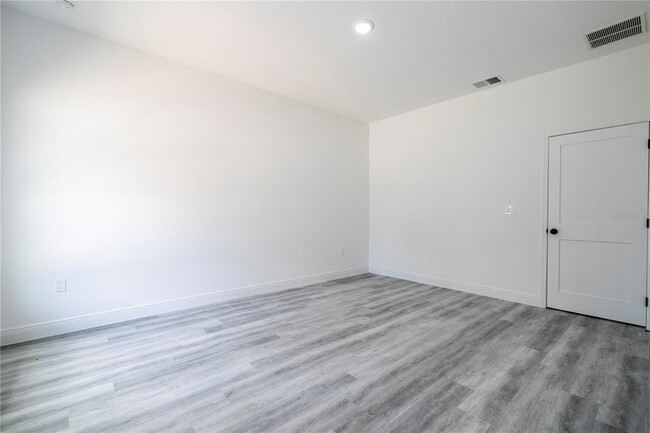 Building Photo - 2580 Gaillardia Dr