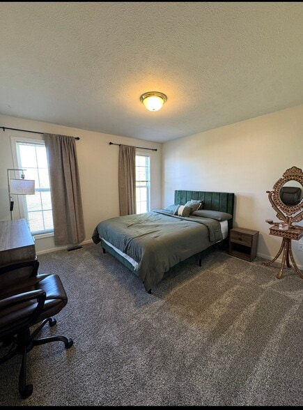 Building Photo - 18025 Lisbon Dr