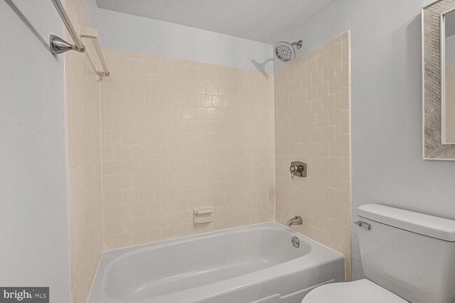 Building Photo - 10223 Valentino Dr