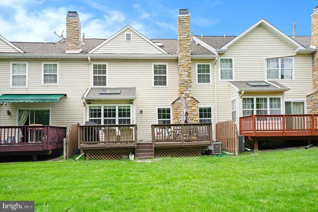 Building Photo - 120 Medinah Dr