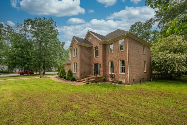 Building Photo - Immaculate Home In Gatling Point!