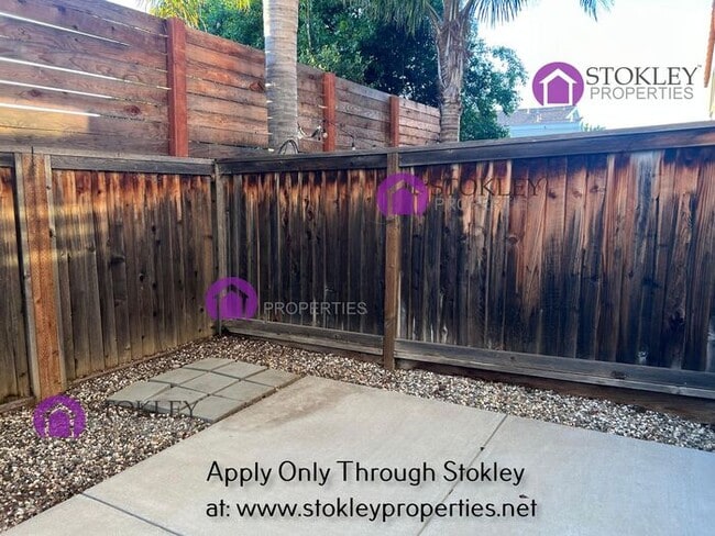 Building Photo - 1019 Sycamore Ln