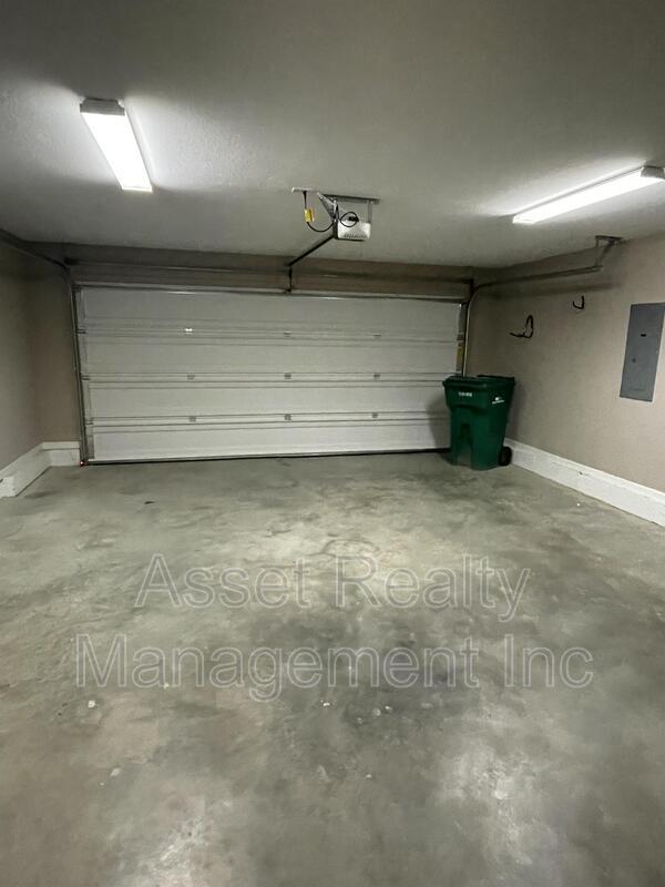 Building Photo - 8107 Cambridge Reserve Dr