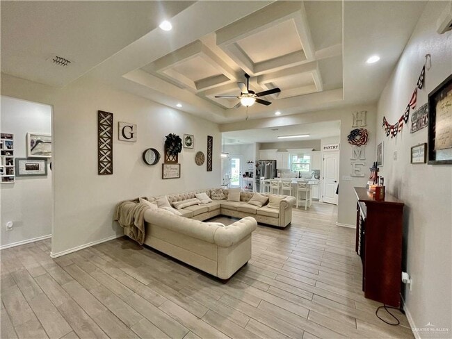 Building Photo - 2920 Fuerte Ave