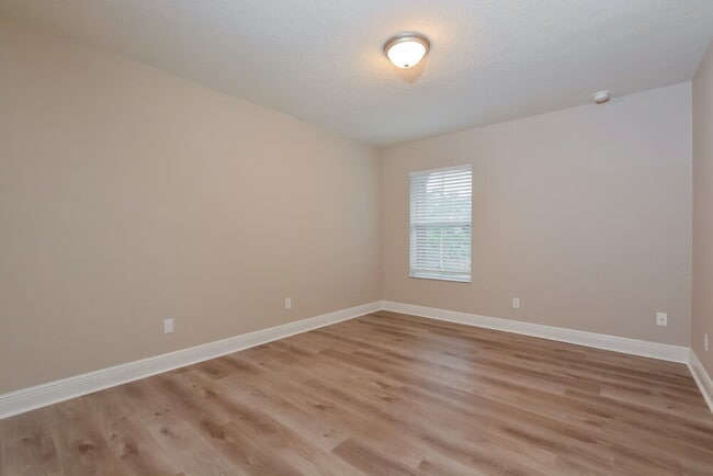 Building Photo - 1129 Aqua Ln