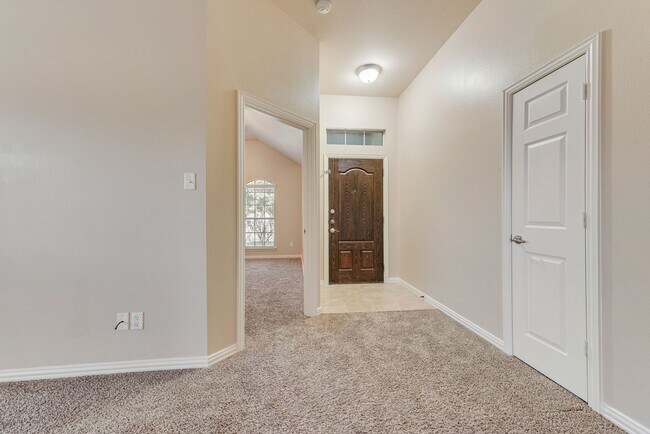 Building Photo - 621 Tumbleweed Dr