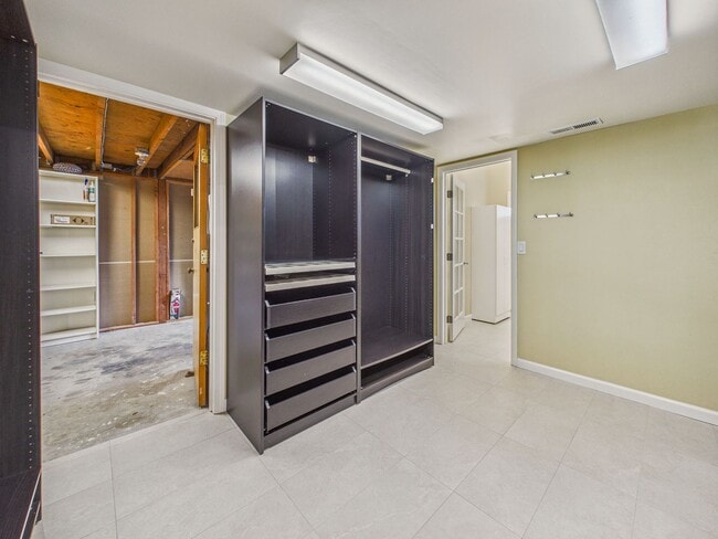 Building Photo - Immaculate Menlo Park house for rent now! $9,100