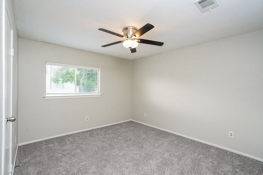 Building Photo - 3534 Duncaster Dr