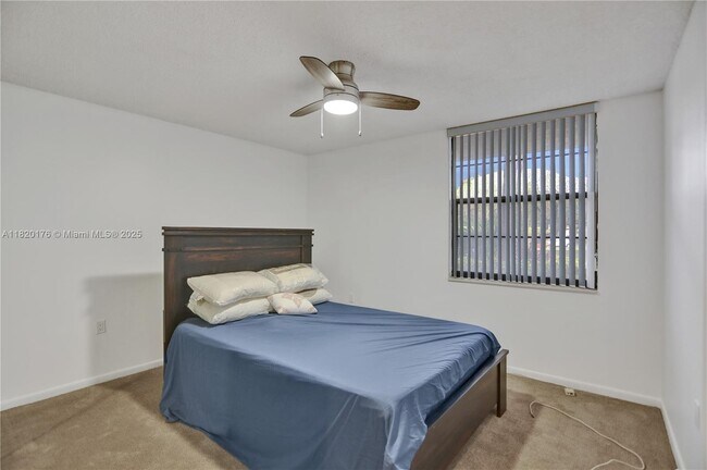 Building Photo - 1524 Whitehall Dr