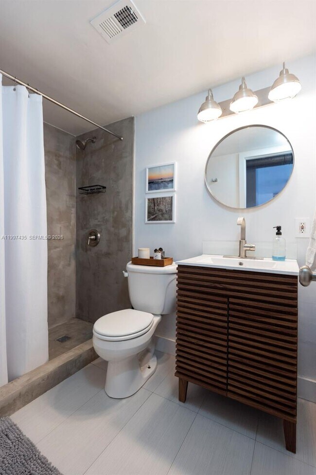 Building Photo - 6801 Indian Creek Dr