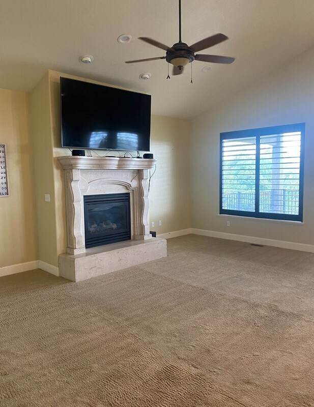 Building Photo - 581 Oak View Ct