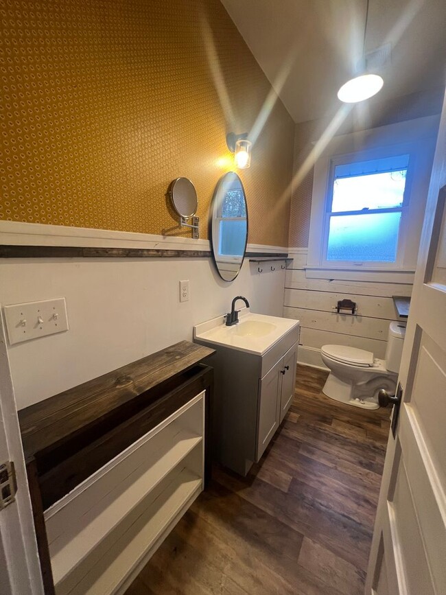 Building Photo - Historic Highland Beauty WITH Garage Apartment!