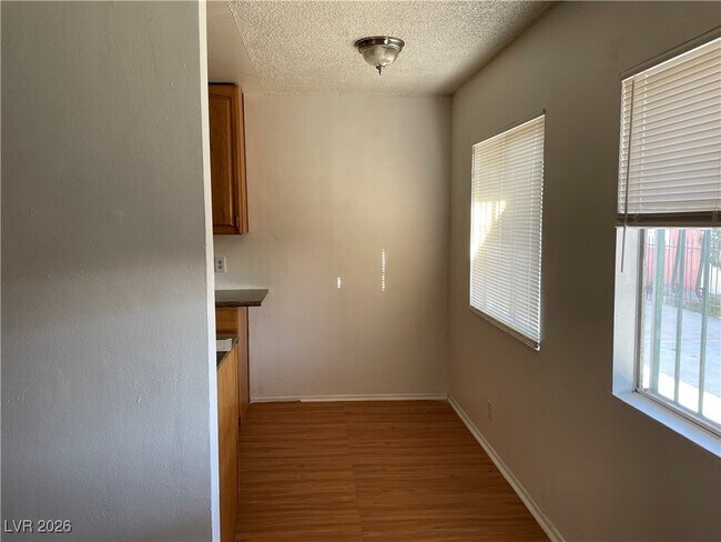 Building Photo - 705 Morgan Ave