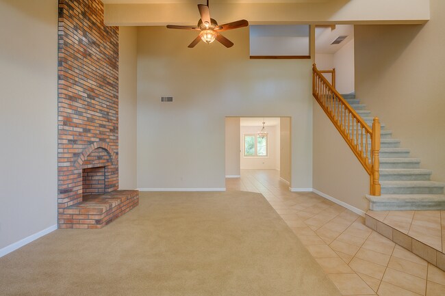 Building Photo - 4404 Bluff Creek Dr