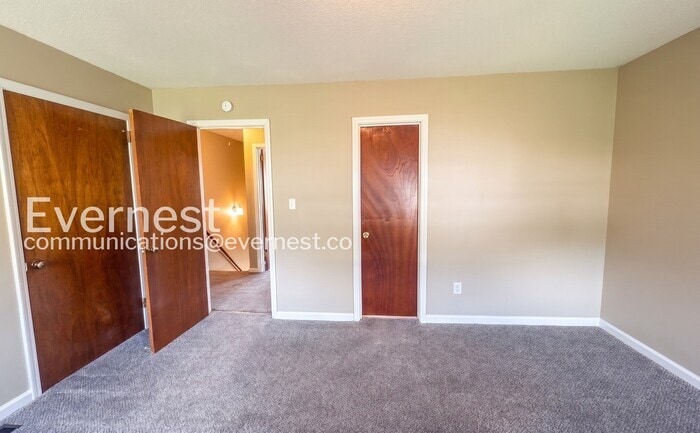 Building Photo - 387 Jamestown Manor Dr