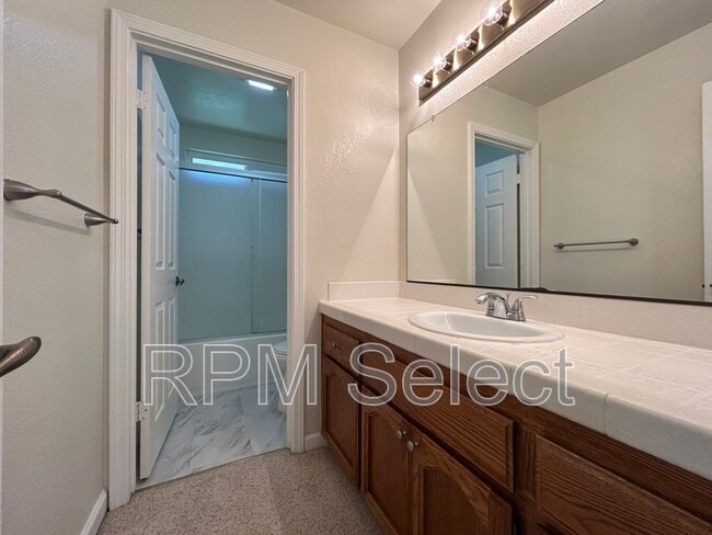 Building Photo - 1314 Jamestown Dr