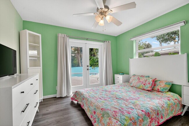 Building Photo - 113 Park Ln E