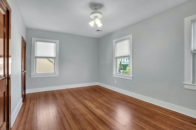 Building Photo - 31 Riggs Pl