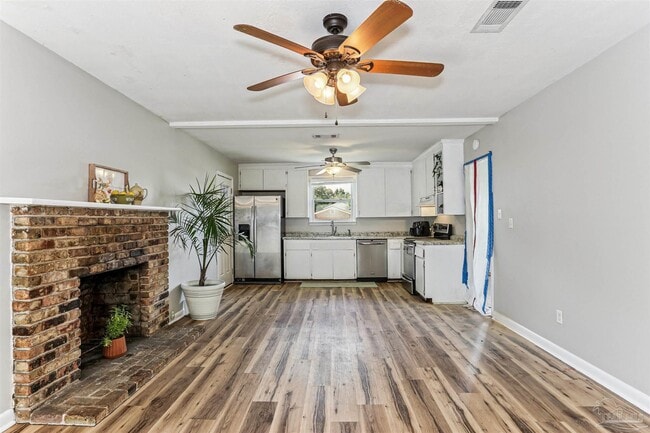 Building Photo - 6222 Maybelle Dr