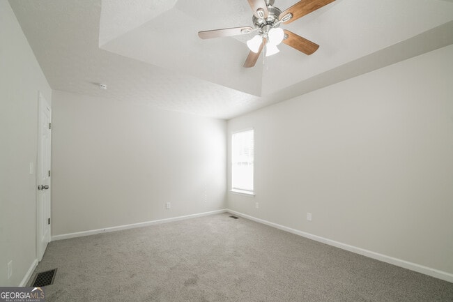 Building Photo - 322 Yale Ct