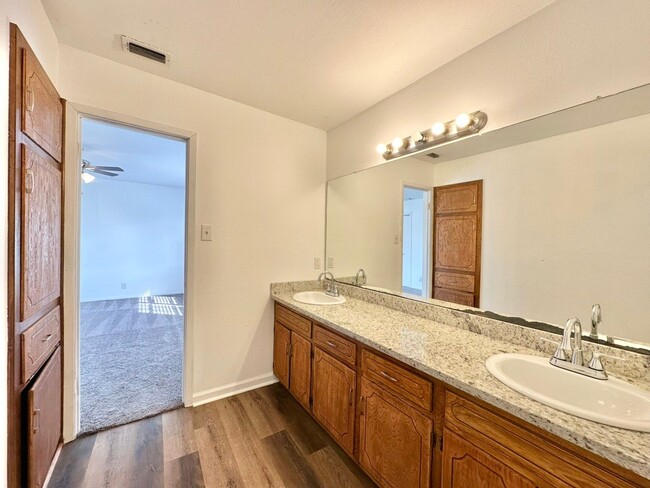 Building Photo - Available now! Newly Updated 3/2/2! Large ...